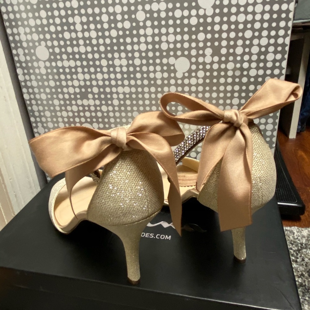 Sandal, gold/champagne